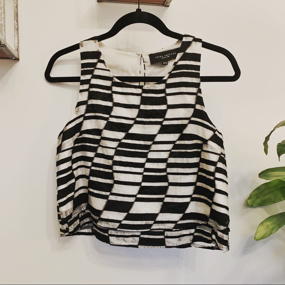 Black & White Cropped Tank!